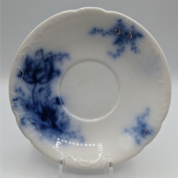 C1820 Johnson Brothers Semi Porcelain Flow Blue Tulip Royal Gold Accents 6 Plate - Picture 1 of 12